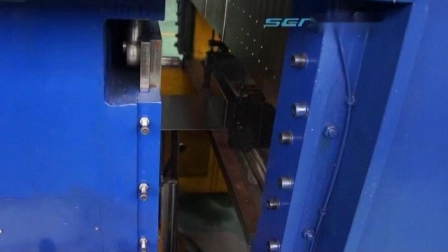 Máquina formadora de aletas para fabricação de tanques de óleo para pequenos transformadores